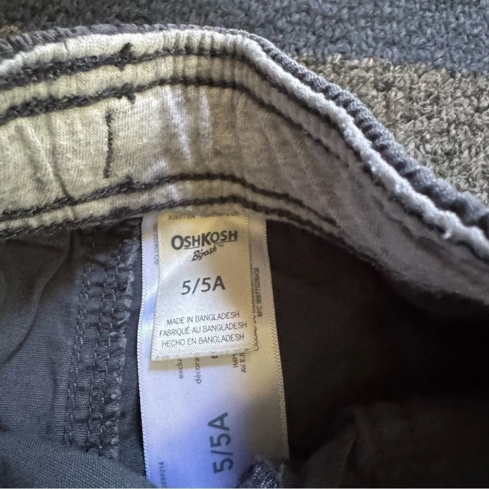 OshKosh B’gosh Boys Gray Casual Shorts‎ Size 5